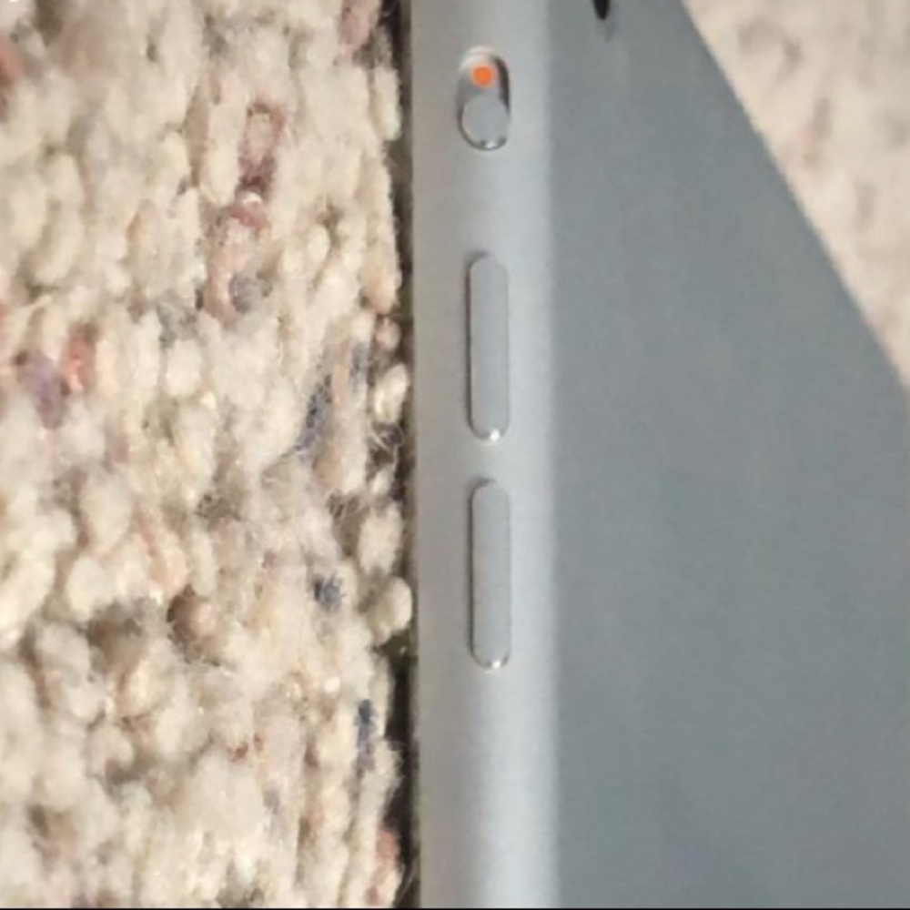 ⭐️IPAD MINI!⭐️ - Picture 7 of 7